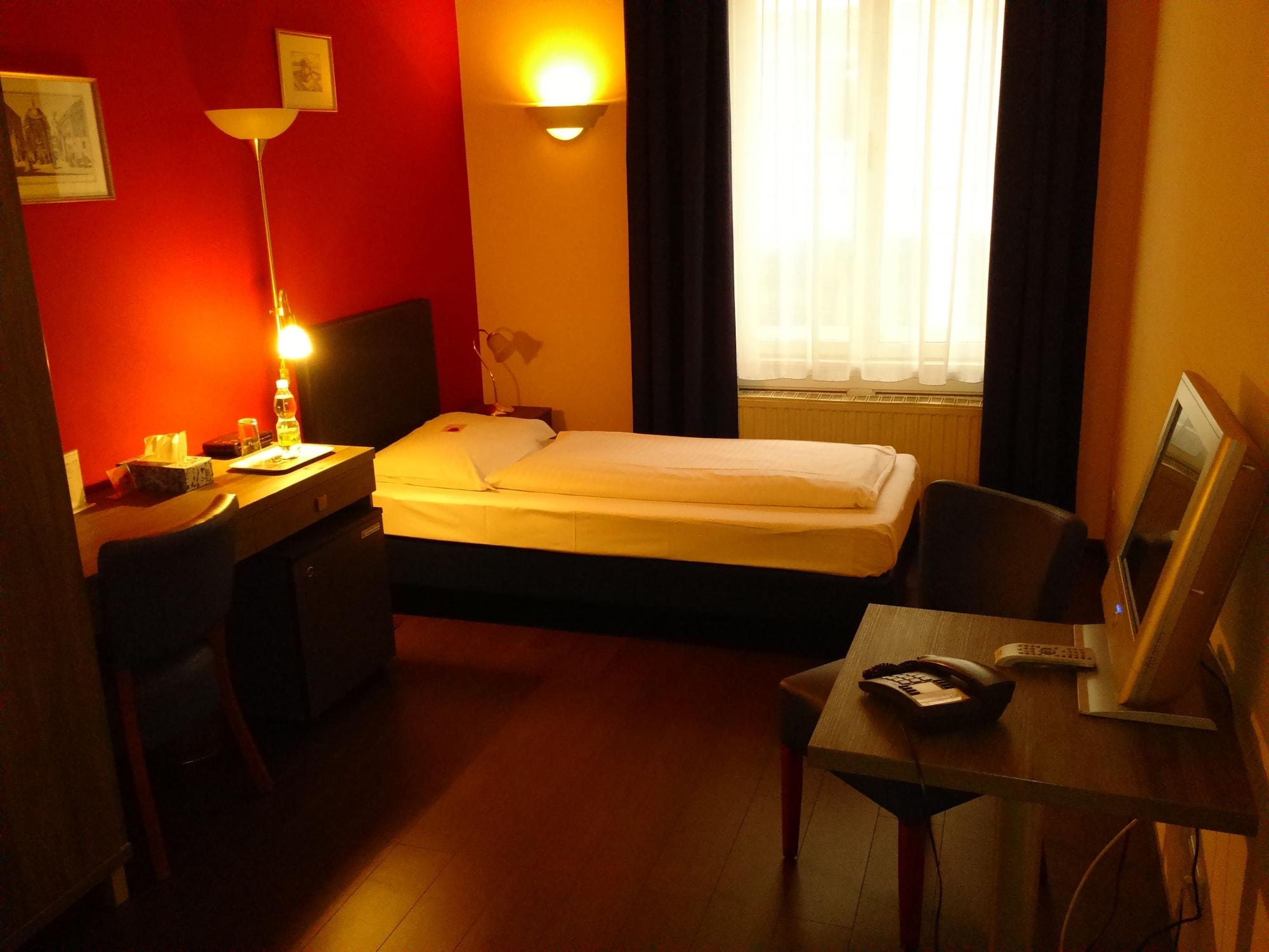 Hotel Pension Excellence Вена Экстерьер фото