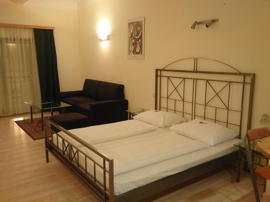 Hotel Pension Excellence Вена Экстерьер фото